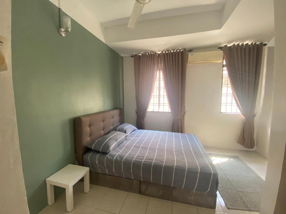 Villa Comfy Sutera Seberang Jaya à Kampong Belah Dua Extérieur photo