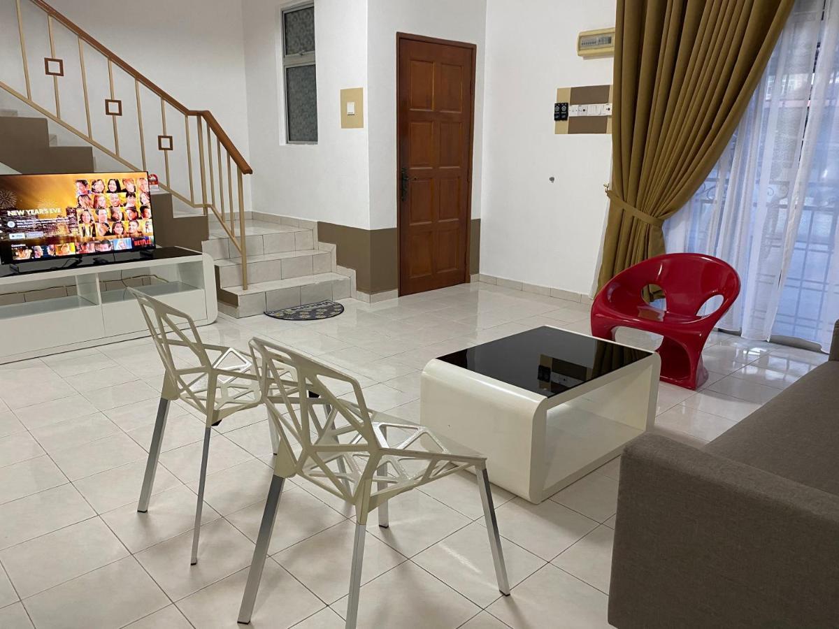 Villa Comfy Sutera Seberang Jaya à Kampong Belah Dua Extérieur photo
